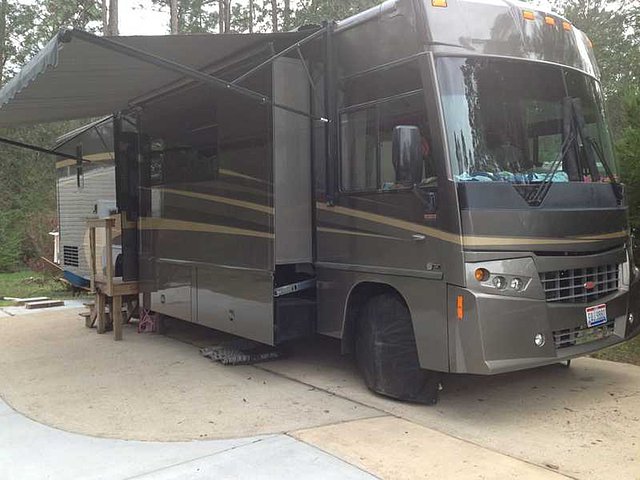 2008 Winnebago Voyage Photo