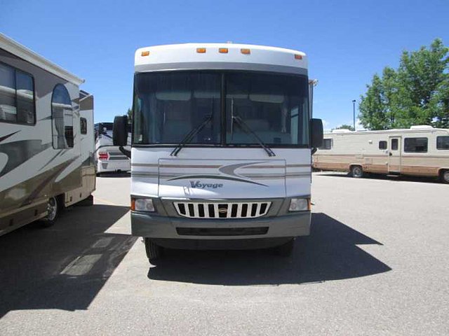2005 Winnebago Voyage Photo