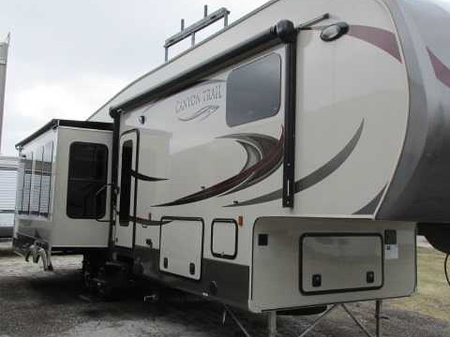 15 Yellowstone RV